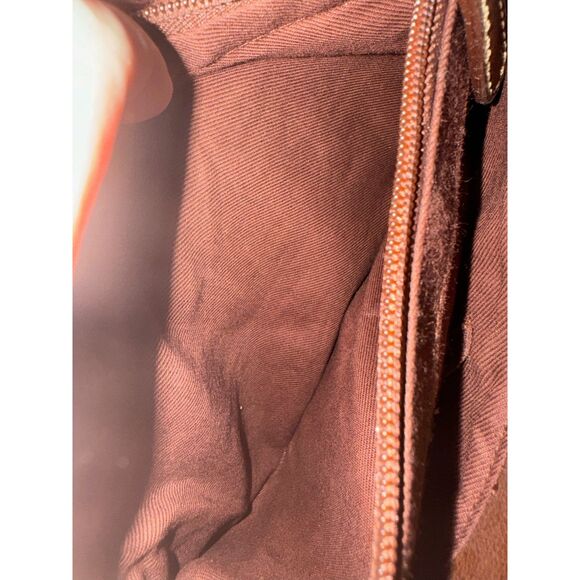 Relic Vintage Cottage Core Handwoven Bag with Wooden Handles and Crossbody Strap - Picture 11 of 13